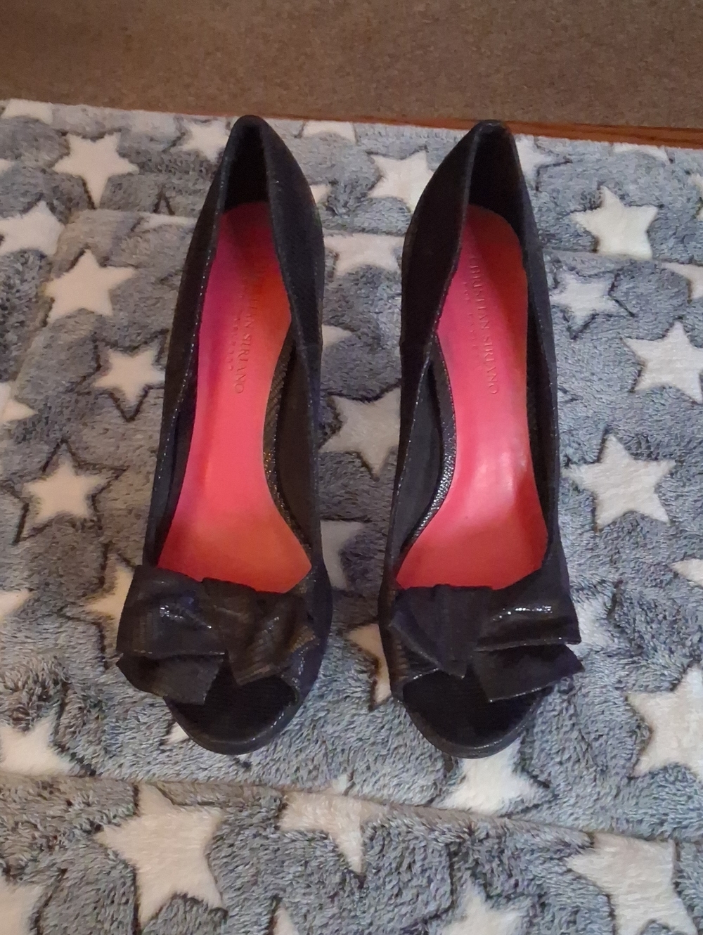 Christuan Siriano Black Peep-Toe Heels with Pink Insole and Front Bow Sz 10
